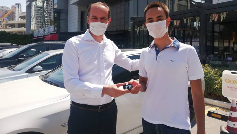 Сдержал слово и подарил свой автомобиль