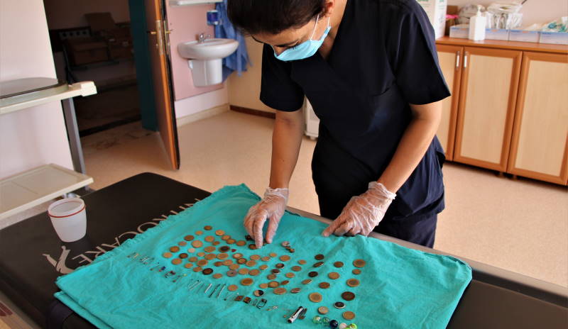 Турецкие врачи показали, что глотают маленькие дети