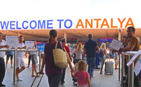 В Анталью ежедневно прилетают 15 000 россиян