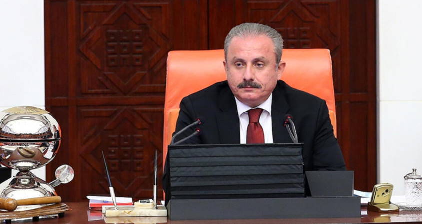 Мустафа Шентоп переизбран спикером парламента