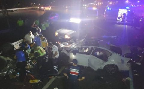 ДТП трех авто в Бурсе: 4 погибших, 6 пострадавших