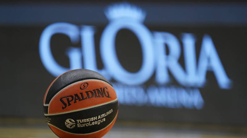 5 игроков «Днепра» заразились COVID-19 в Белеке