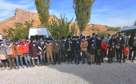 72 нелегала в микроавтобусе: 2 задохнулись