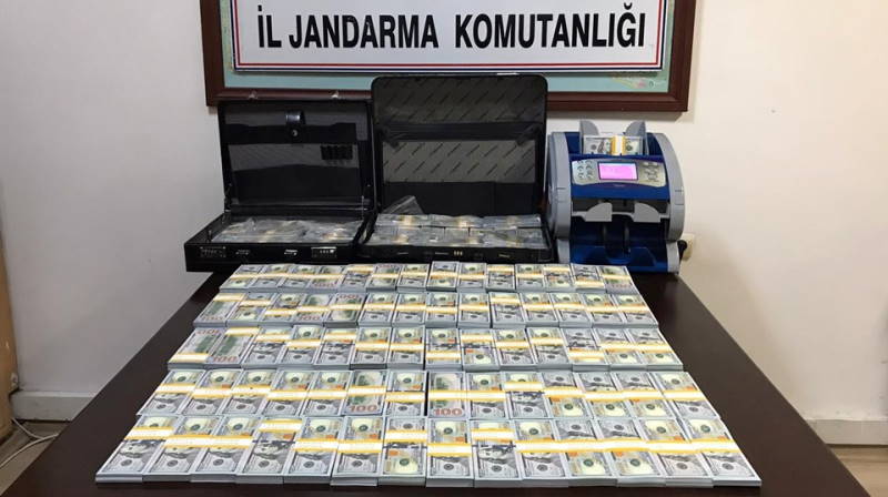 Жандармы изъяли 1,8 млн высококачественных долларов