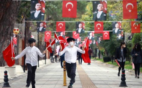 Турецкая Республика сегодня празднует свое 98-летие