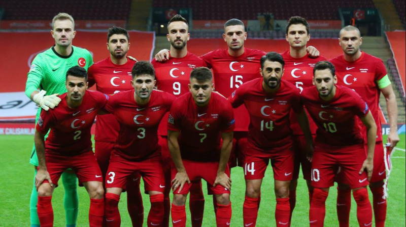Турция вырывает ничью в матче с Сербией