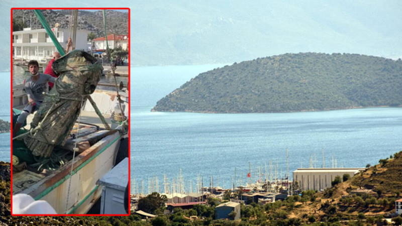 Античная статуя вместо рыбы