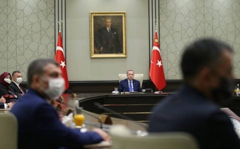 Родители школьников ждут заседания Кабмина