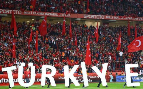 Матч сборной пройдет с болельщиками на стадионе