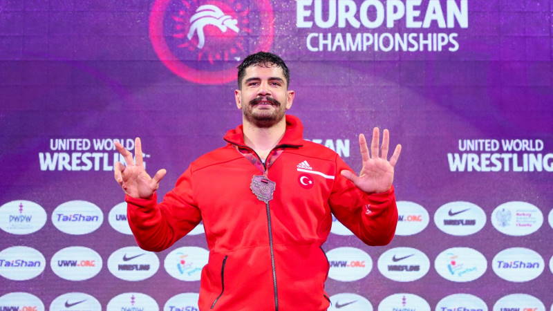 Таха Акгюль стал 8-кратным чемпионом Европы