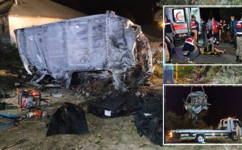 Переполненный микроавтобус попал в ДТП: 12 погибших, 20 пострадавших