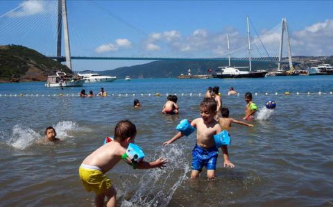 Августовская жара не отпускает Турцию