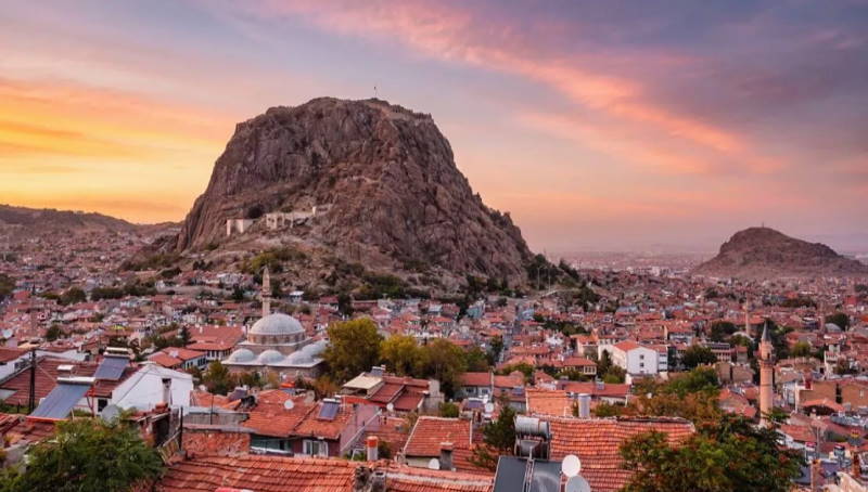 Афьонкарахисар перешагнул порог в 75% вакцинированного населения