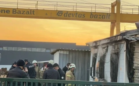 В результате пожара в Стамбуле погибли 3 человек