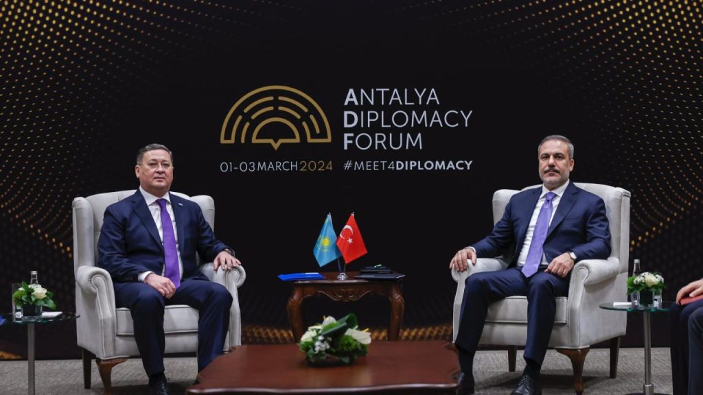 Министр Фидан встретился со своим казахстанским коллегой Нуртлеу